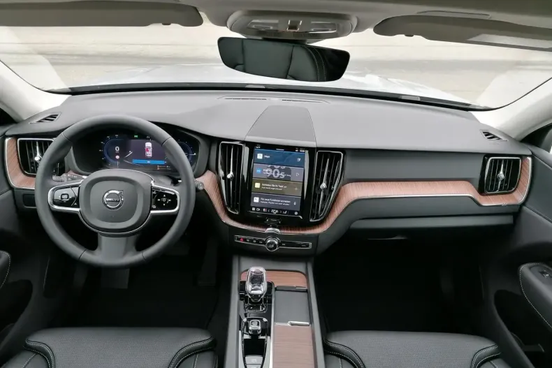 Volvo XC60 din 2024 cu 15.000 km - oferta VOL125096 - foto 10