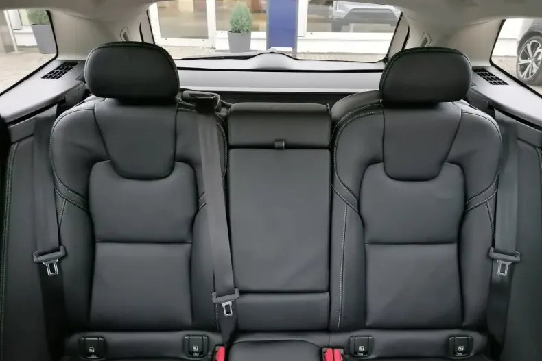 Volvo XC60 din 2024 cu 15.000 km - oferta VOL125096 - foto 17