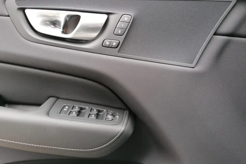 Volvo XC60 din 2024 cu 15.000 km - oferta VOL125096 - foto 20