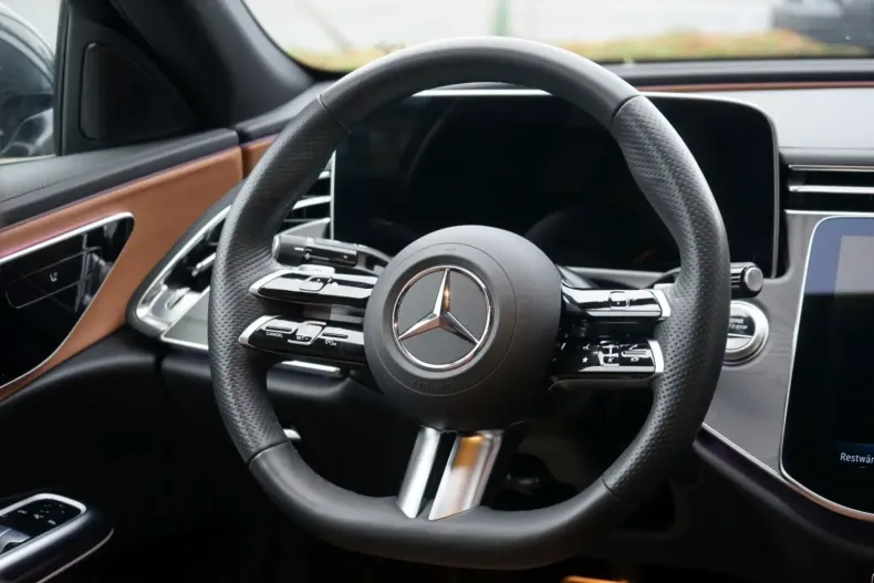 Mercedes-Benz E 220 din 2024 cu 19.877 km - oferta MER125097 - foto 8