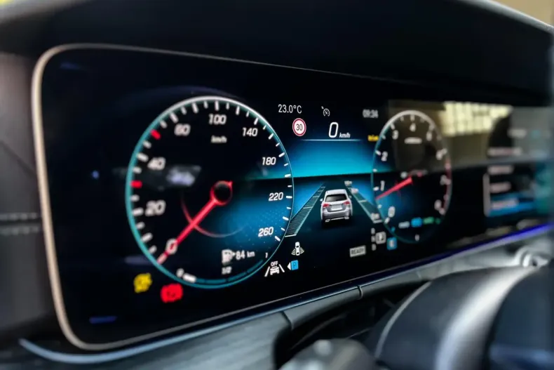 Mercedes-Benz CLS 350 din 2023 cu 37.000 km - oferta MER125102 - foto 21