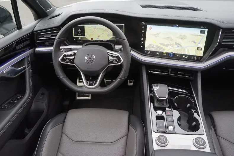 Volkswagen Touareg din 2022 cu 26.300 km - oferta VOL125104 - foto 2