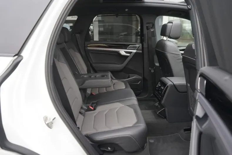 Volkswagen Touareg din 2022 cu 26.300 km - oferta VOL125104 - foto 12