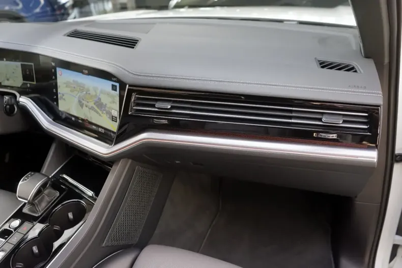 Volkswagen Touareg din 2022 cu 26.300 km - oferta VOL125104 - foto 22