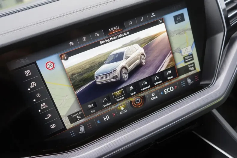 Volkswagen Touareg din 2022 cu 26.300 km - oferta VOL125104 - foto 24