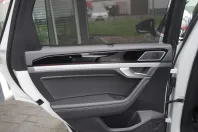 Volkswagen Touareg din 2022 cu 26.300 km - oferta VOL125104 - foto 29