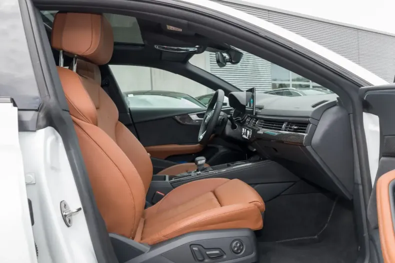 Audi A5 din 2023 cu 37.140 km - oferta AUD125107 - foto 4