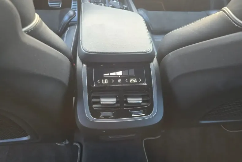 Volvo XC90 din 2020 cu 95.270 km - oferta VOL125111 - foto 15