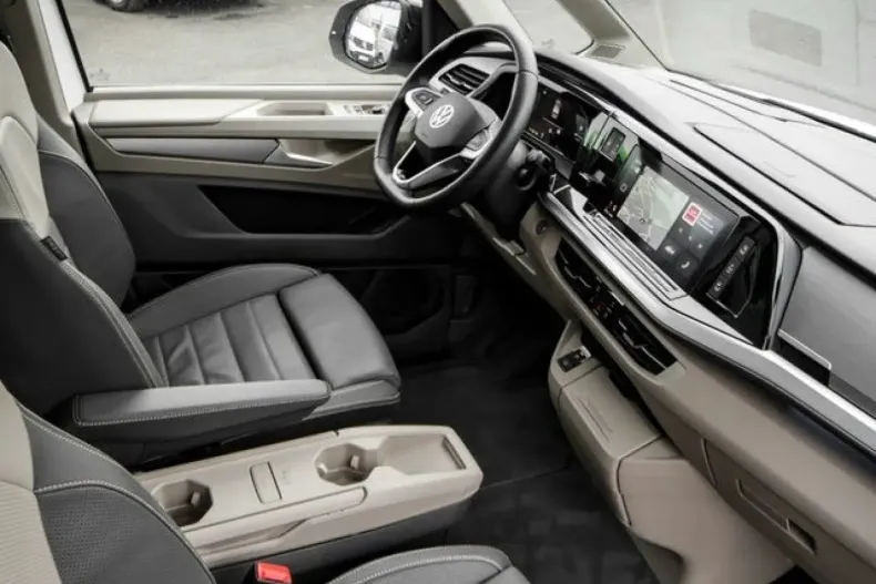 Volkswagen T7 Multivan din 2023 cu 37.610 km - oferta VOL125112 - foto 3