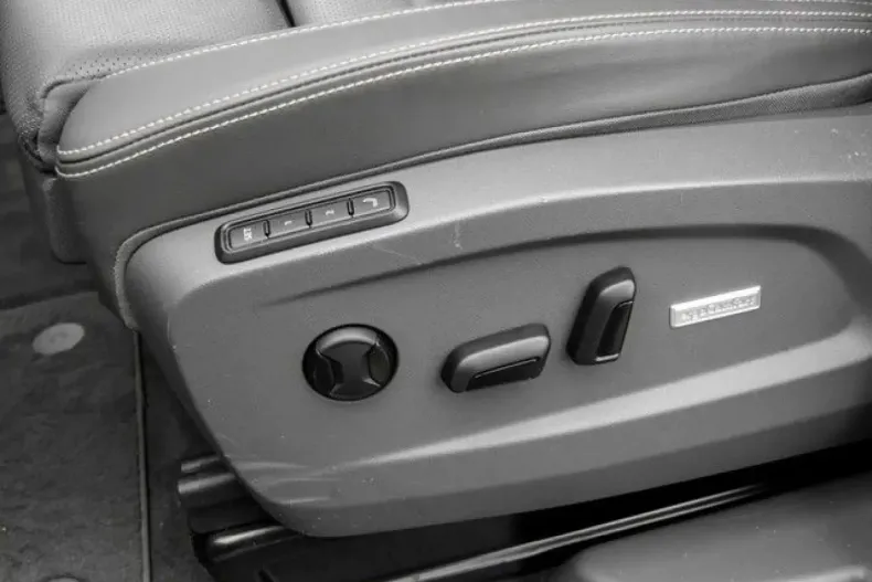 Volkswagen T7 Multivan din 2023 cu 37.610 km - oferta VOL125112 - foto 12