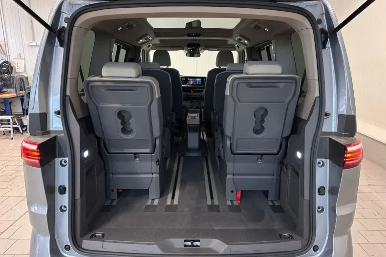 Volkswagen T7 Multivan din 2023 cu 20.450 km - oferta VOL125113 - foto 5