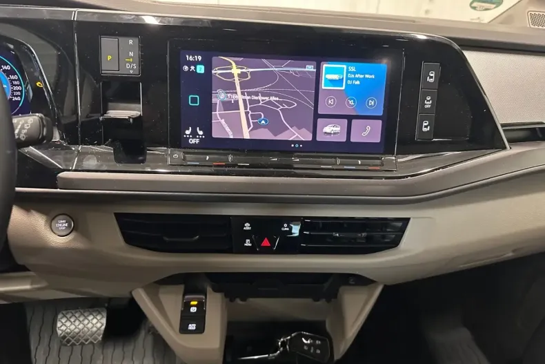 Volkswagen T7 Multivan din 2023 cu 20.450 km - oferta VOL125113 - foto 12