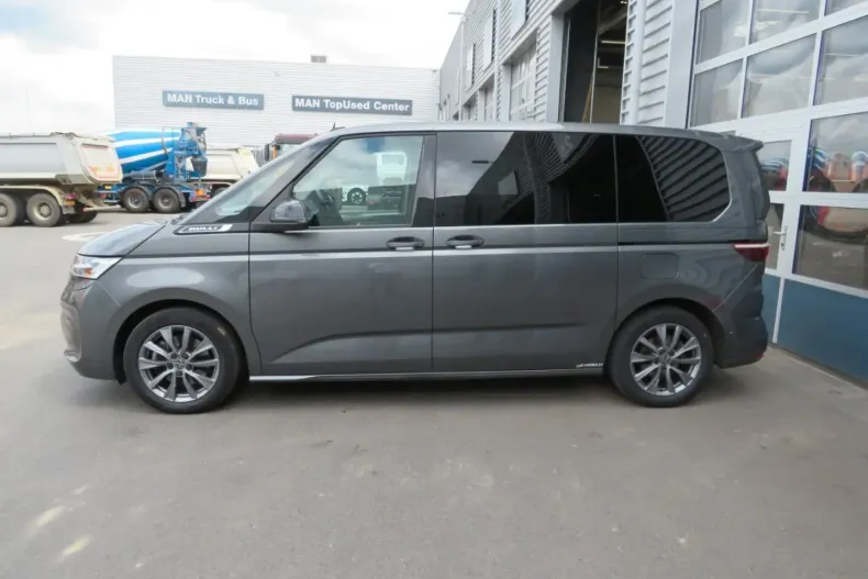 Volkswagen T7 Multivan din 2023 cu 32.292 km - oferta VOL125114 - foto 2