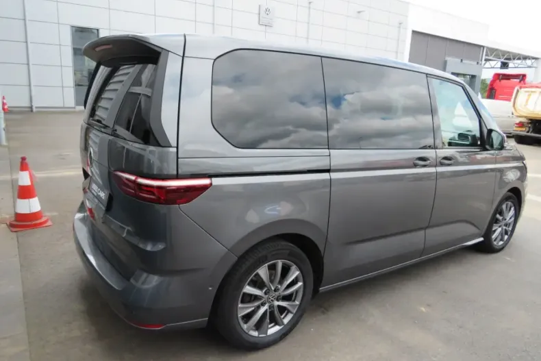 Volkswagen T7 Multivan din 2023 cu 32.292 km - oferta VOL125114 - foto 4
