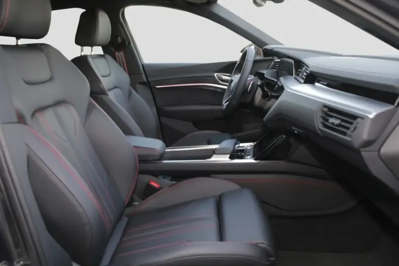 Audi Q8 e-tron din 2023 cu 14.638 km - oferta AUD125121 - foto 12