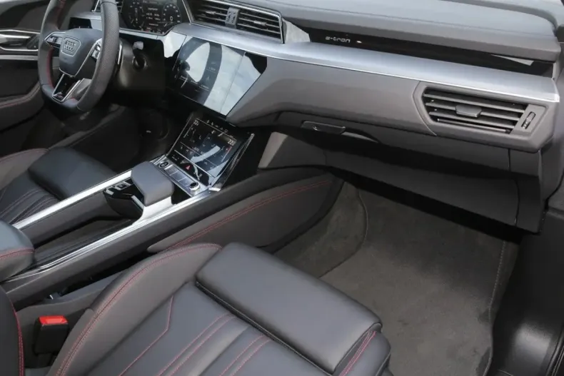 Audi Q8 e-tron din 2023 cu 14.638 km - oferta AUD125121 - foto 15