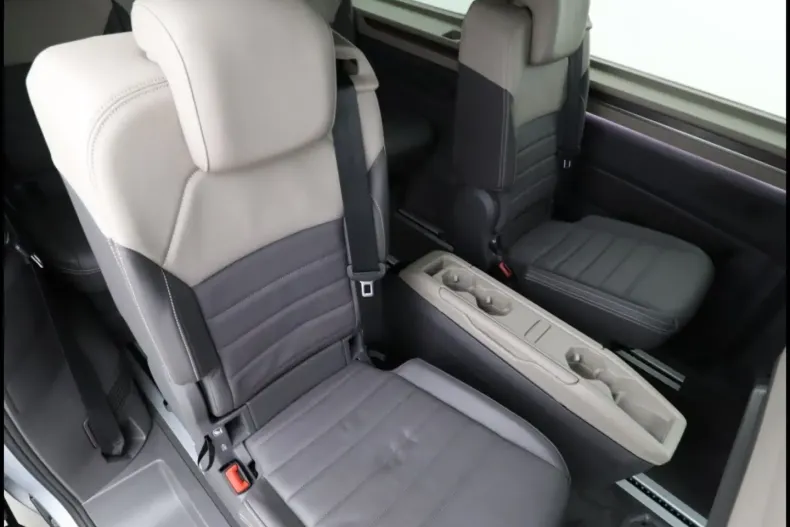 Volkswagen T7 Multivan din 2023 cu 32.600 km - oferta VOL125122 - foto 7