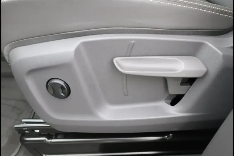 Volkswagen T7 Multivan din 2023 cu 32.600 km - oferta VOL125122 - foto 14