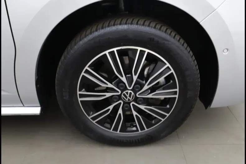 Volkswagen T7 Multivan din 2023 cu 32.600 km - oferta VOL125122 - foto 17