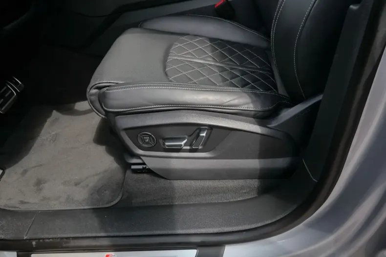 Audi Q8 din 2020 cu 91.700 km - oferta AUD125125 - foto 23