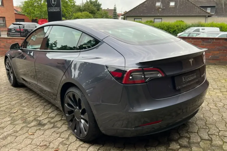 Tesla Model 3 din 2022 cu 69.697 km - oferta TES125126 - foto 4