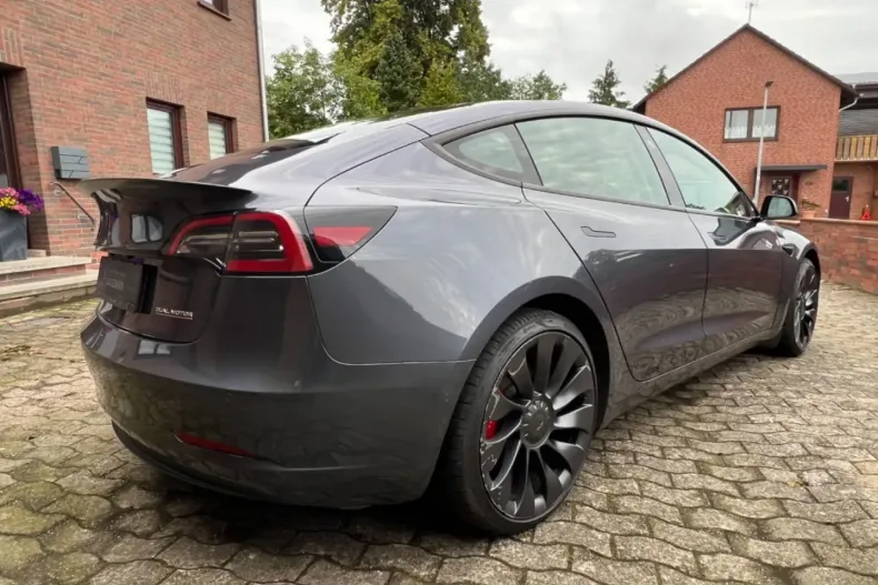 Tesla Model 3 din 2022 cu 69.697 km - oferta TES125126 - foto 6