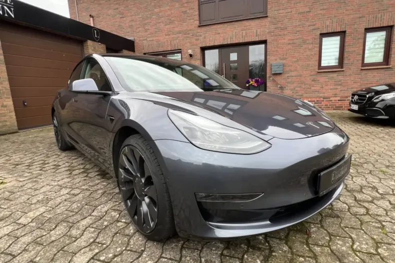 Tesla Model 3 din 2022 cu 69.697 km - oferta TES125126 - foto 8