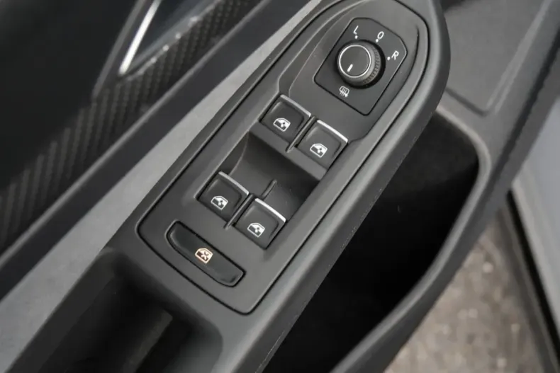 Volkswagen Golf din 2022 cu 34.148 km - oferta VOL125129 - foto 12