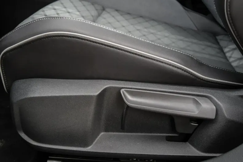 Volkswagen Golf din 2022 cu 34.148 km - oferta VOL125129 - foto 14