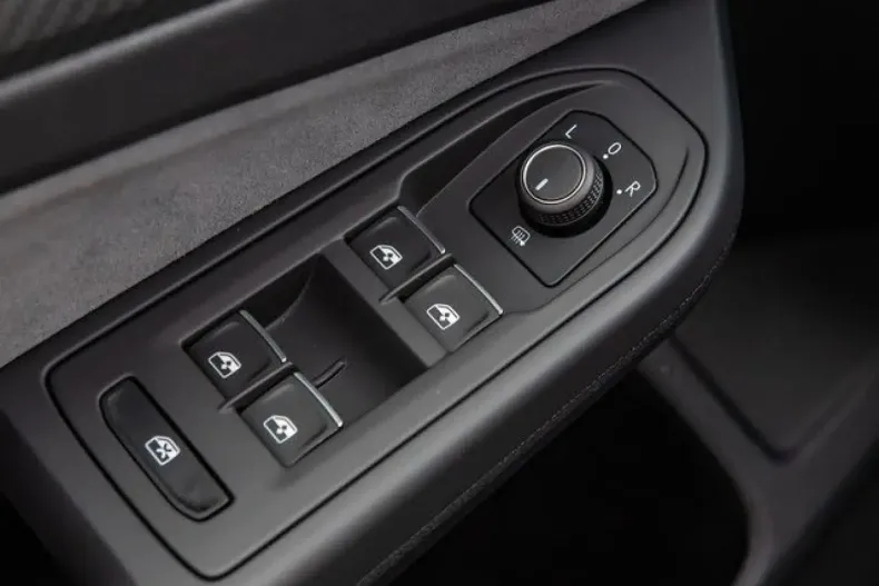 Volkswagen Golf din 2022 cu 34.148 km - oferta VOL125129 - foto 16