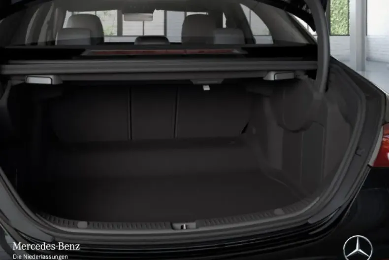 Mercedes-Benz E 300 din 2022 cu 30.026 km - oferta MER125134 - foto 10