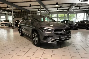 Mercedes-Benz GLA 180 din 2023 - oferta MER125136