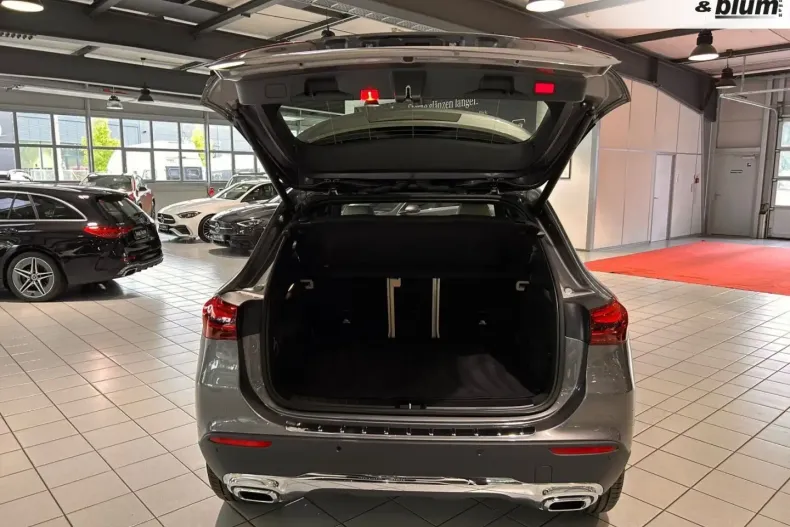 Mercedes-Benz GLA 180 din 2023 cu 1.950 km - oferta MER125136 - foto 6