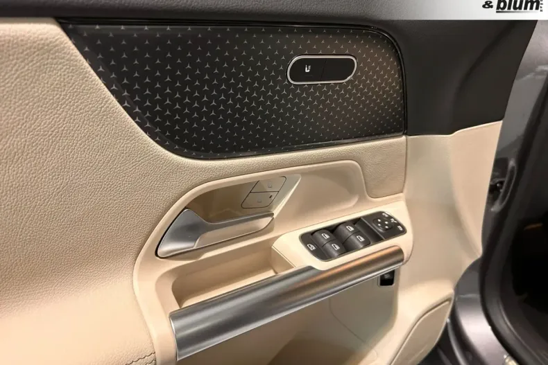 Mercedes-Benz GLA 180 din 2023 cu 1.950 km - oferta MER125136 - foto 14