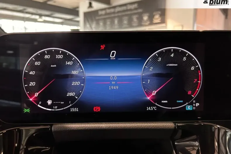 Mercedes-Benz GLA 180 din 2023 cu 1.950 km - oferta MER125136 - foto 15