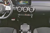 Mercedes-Benz CLA 200 din 2023 cu 11.050 km - oferta MER125137 - foto 4