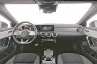 Mercedes-Benz CLA 200 din 2023 cu 11.050 km - oferta MER125137 - foto 6