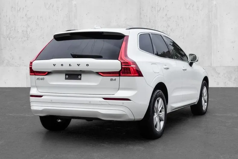 Volvo XC60 din 2023 cu 1.558 km - oferta VOL125147 - foto 2
