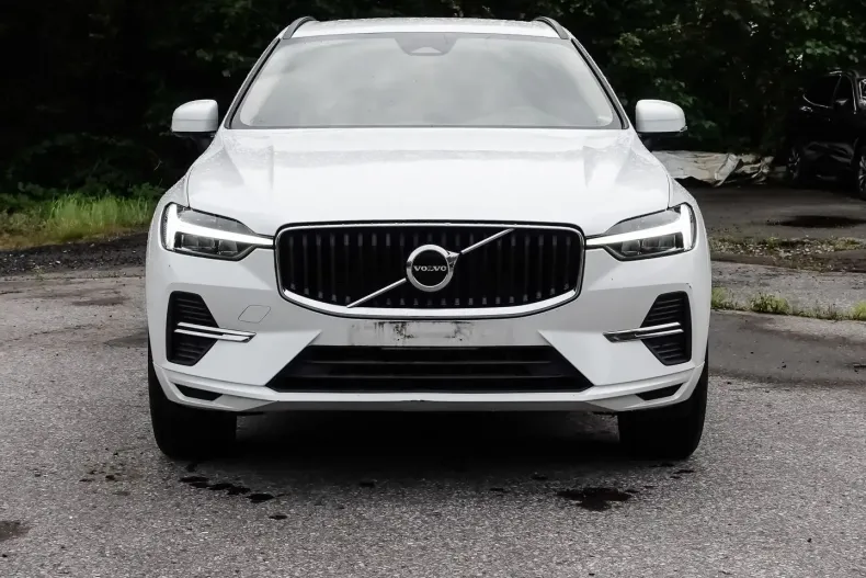 Volvo XC60 din 2023 cu 1.558 km - oferta VOL125147 - foto 3