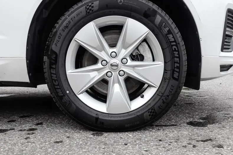 Volvo XC60 din 2023 cu 1.558 km - oferta VOL125147 - foto 6