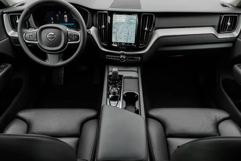 Volvo XC60 din 2023 cu 1.558 km - oferta VOL125147 - foto 9