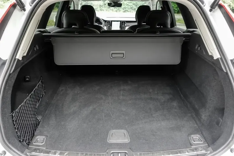 Volvo XC60 din 2023 cu 1.558 km - oferta VOL125147 - foto 17