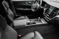 Volvo XC60 din 2023 cu 22.456 km - oferta VOL125148 - foto 4