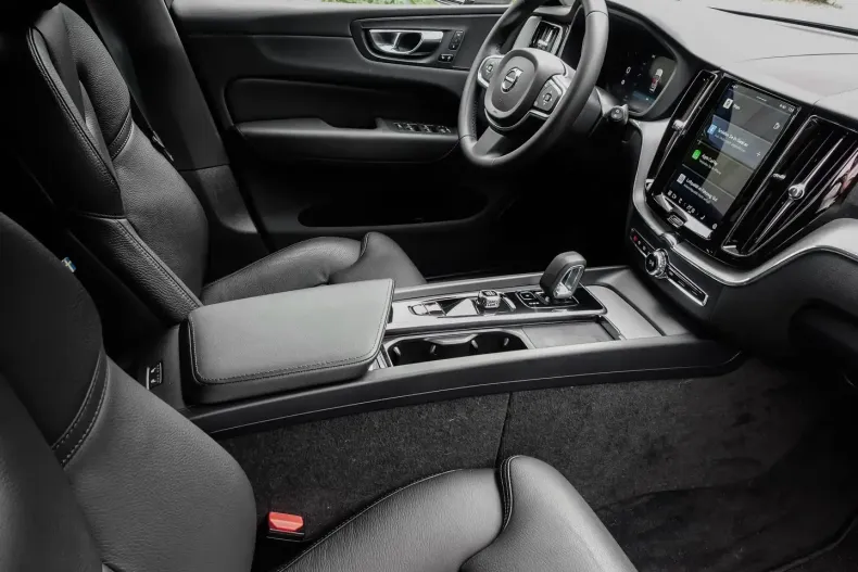 Volvo XC60 din 2023 cu 22.456 km - oferta VOL125148 - foto 4