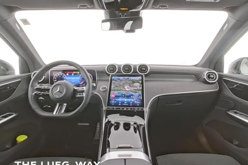 Mercedes-Benz GLC 220 din 2023 cu 22.941 km - oferta MER125151 - foto 4