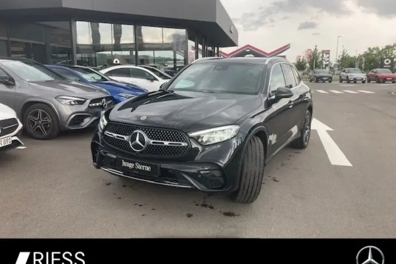 Mercedes-Benz GLC 200 din 2023 cu 45.603 km - oferta MER125154 - foto 1
