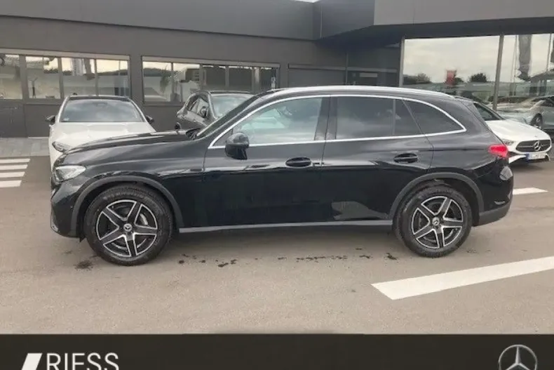 Mercedes-Benz GLC 200 din 2023 cu 45.603 km - oferta MER125154 - foto 3