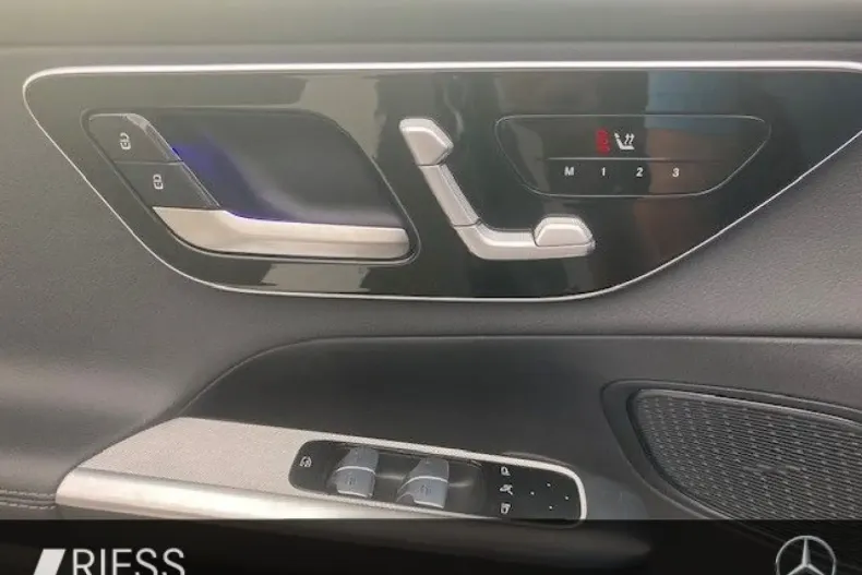 Mercedes-Benz GLC 200 din 2023 cu 45.603 km - oferta MER125154 - foto 14