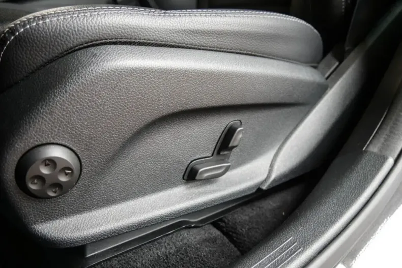 Mercedes-Benz GLC 300 din 2021 cu 46.940 km - oferta MER125157 - foto 14