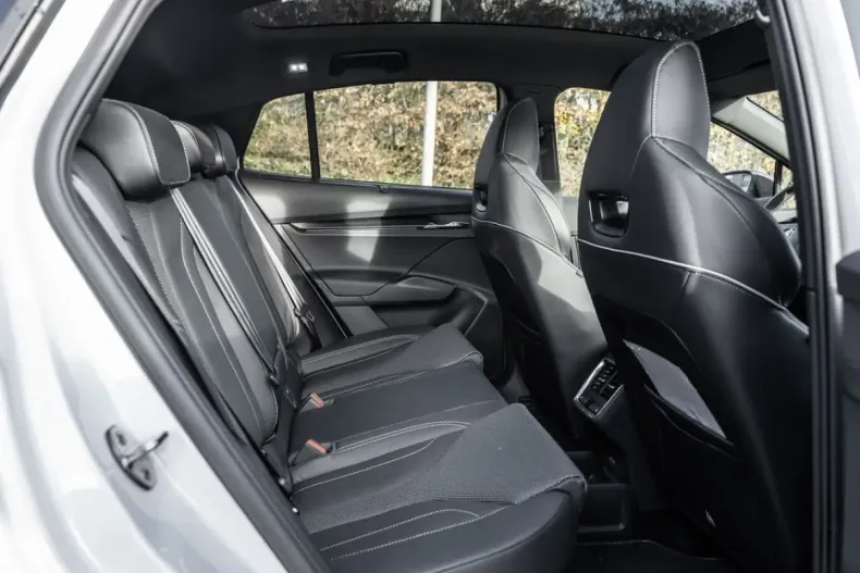 Skoda Enyaq din 2023 cu 14.990 km - oferta SKO125165 - foto 4